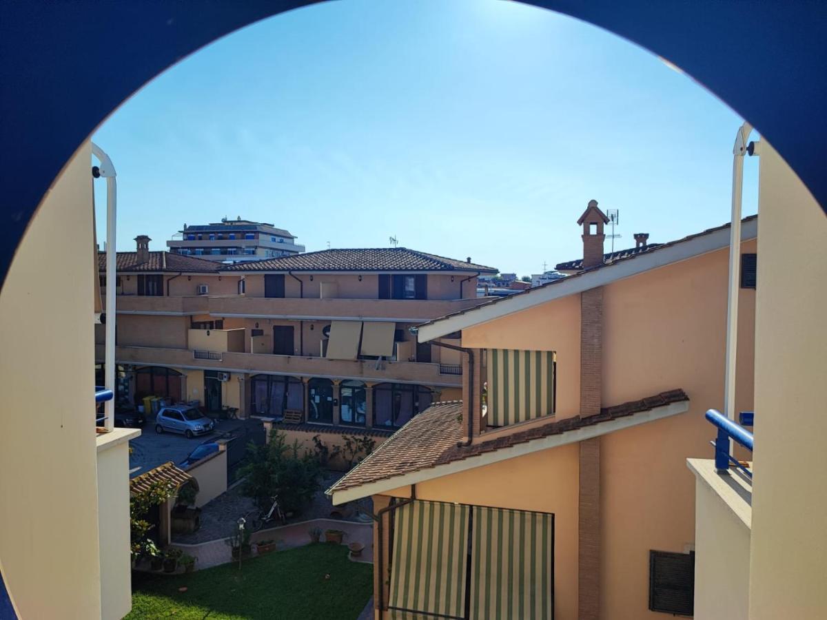 Red Lux Apartment Fiumicino Exterior foto